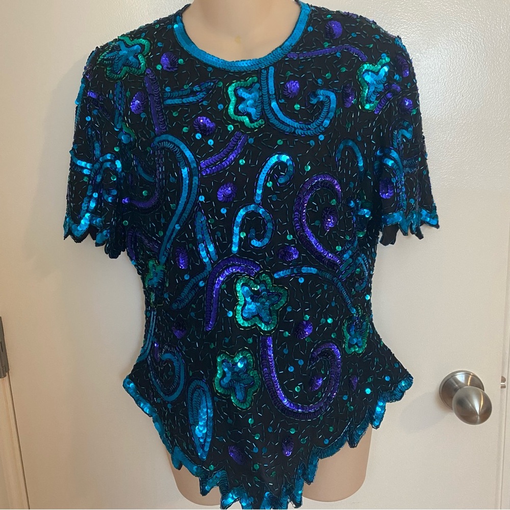 Beautiful, Laurence Kazar size medium silk top with lining